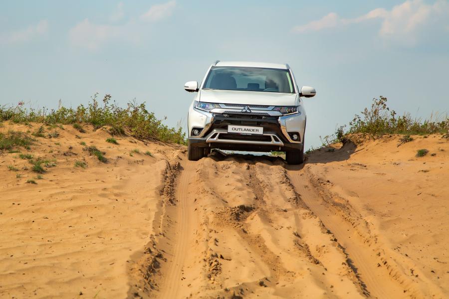  Mitsubishi Outlander 2018 года  (CIS) (фото 33 из 41)